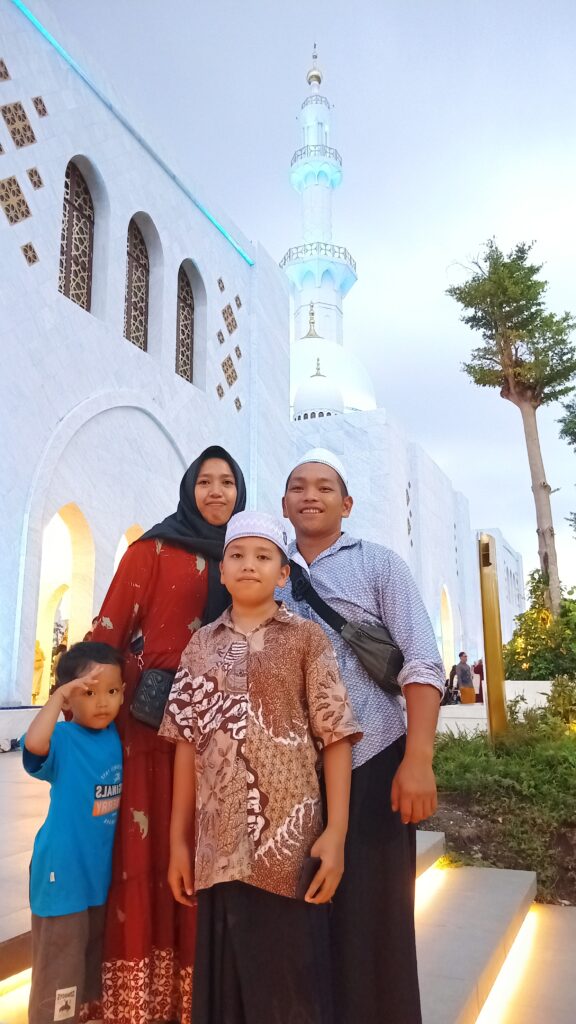 Perjalanan Ziarah Wali 8+Masjid Jokowi Solo